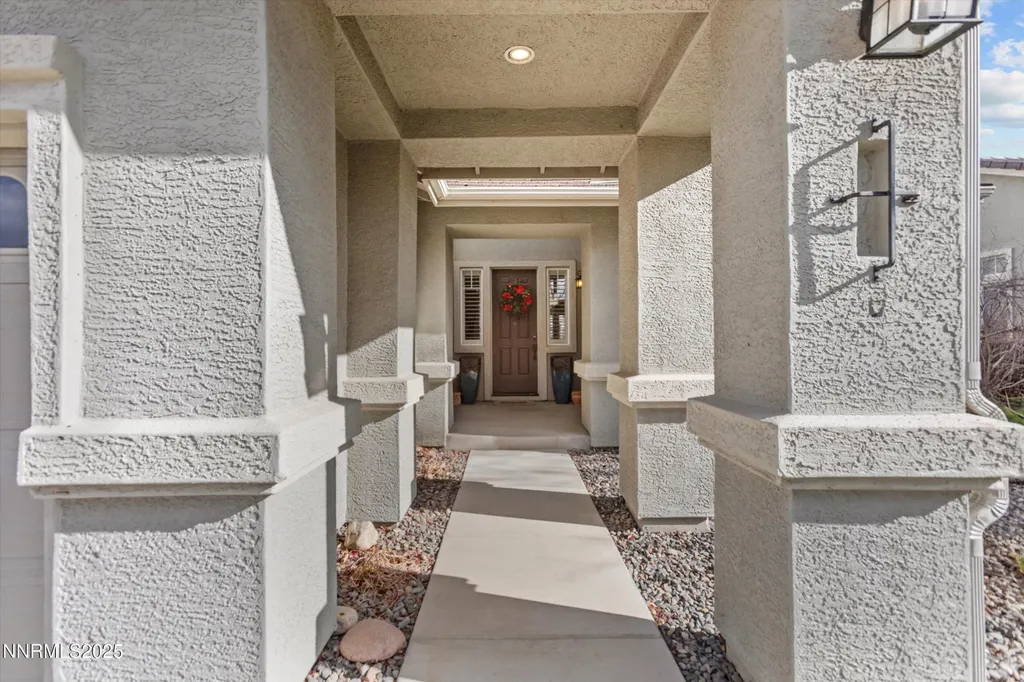 6894 Cinnamon Sparks NV 89436