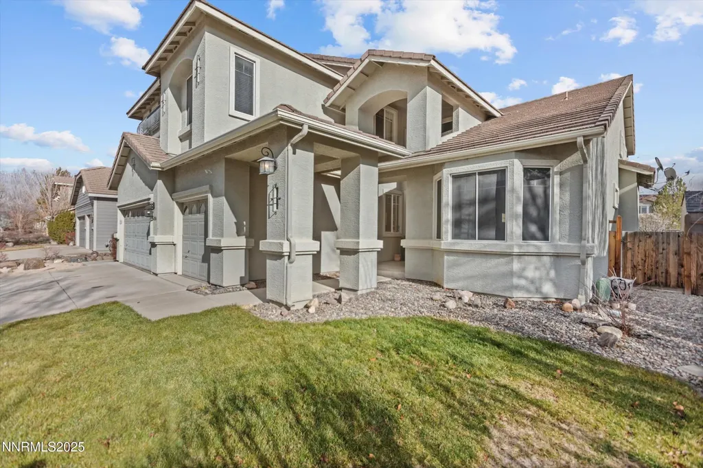 6894 Cinnamon Sparks NV 89436