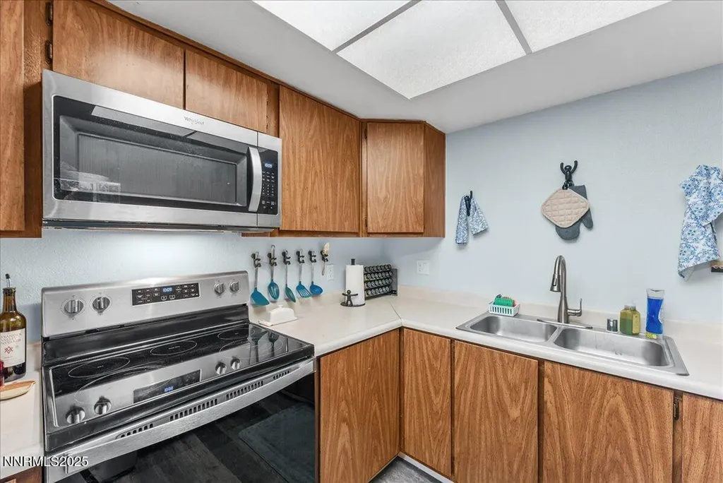 63 Vista Rafael Reno NV 89503