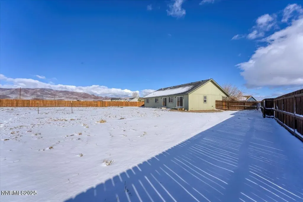 6319 Bluegrass Stagecoach NV 89429