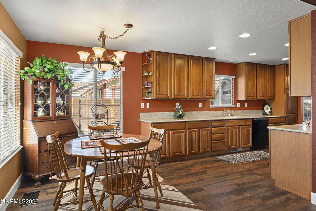 1675 Talking Sparrow Spanish Springs NV 89441