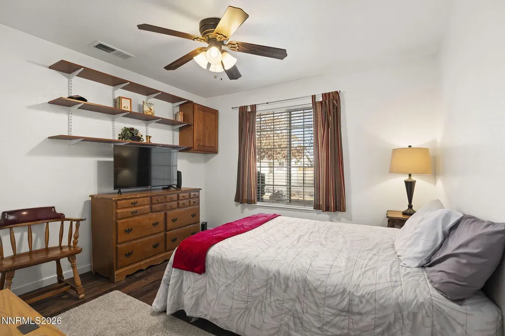 1675 Talking Sparrow Spanish Springs NV 89441