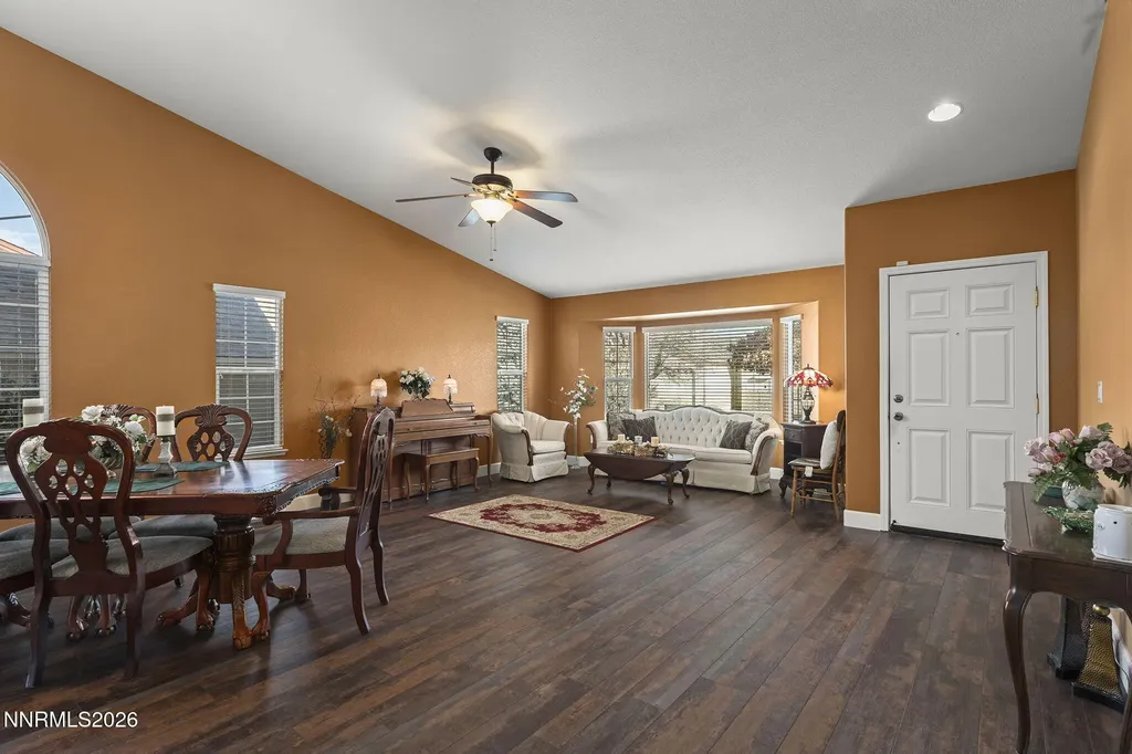 1675 Talking Sparrow Spanish Springs NV 89441