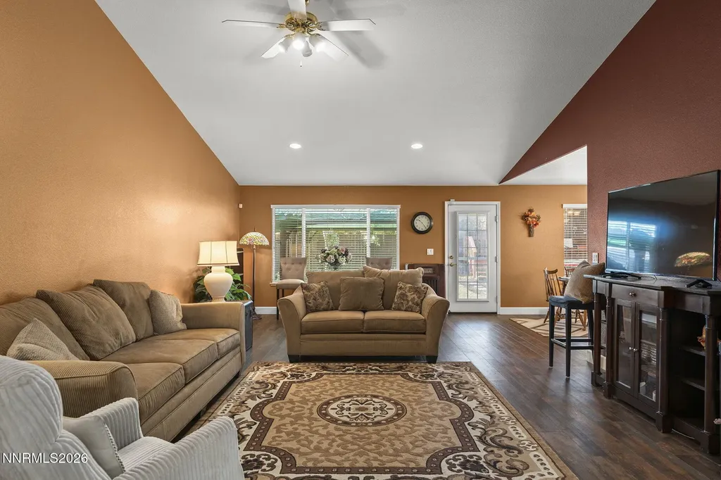 1675 Talking Sparrow Spanish Springs NV 89441