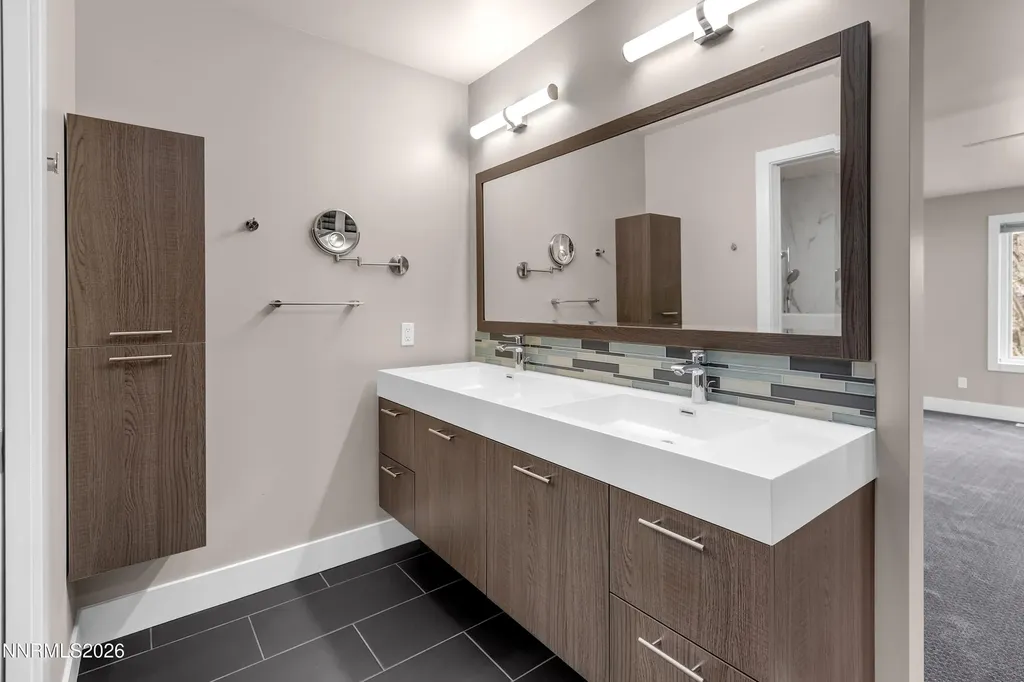 4957 Lakeridge Reno NV 89509
