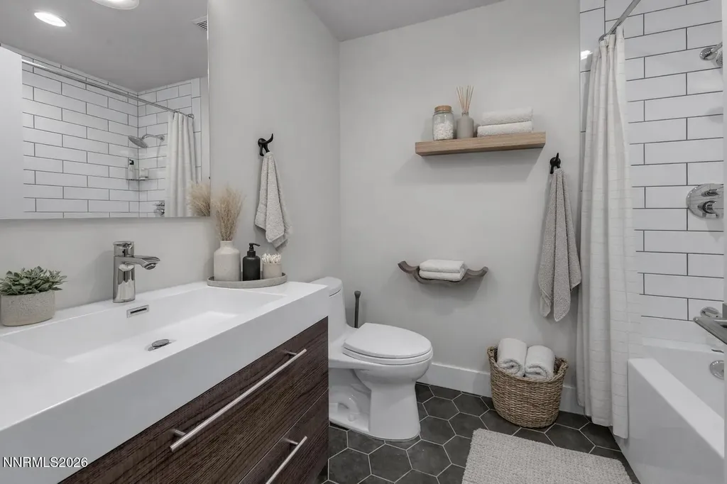 4957 Lakeridge Reno NV 89509