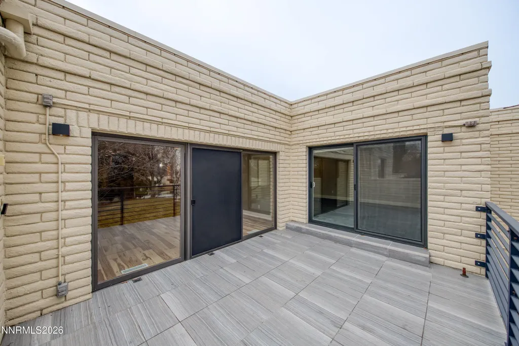 4957 Lakeridge Reno NV 89509