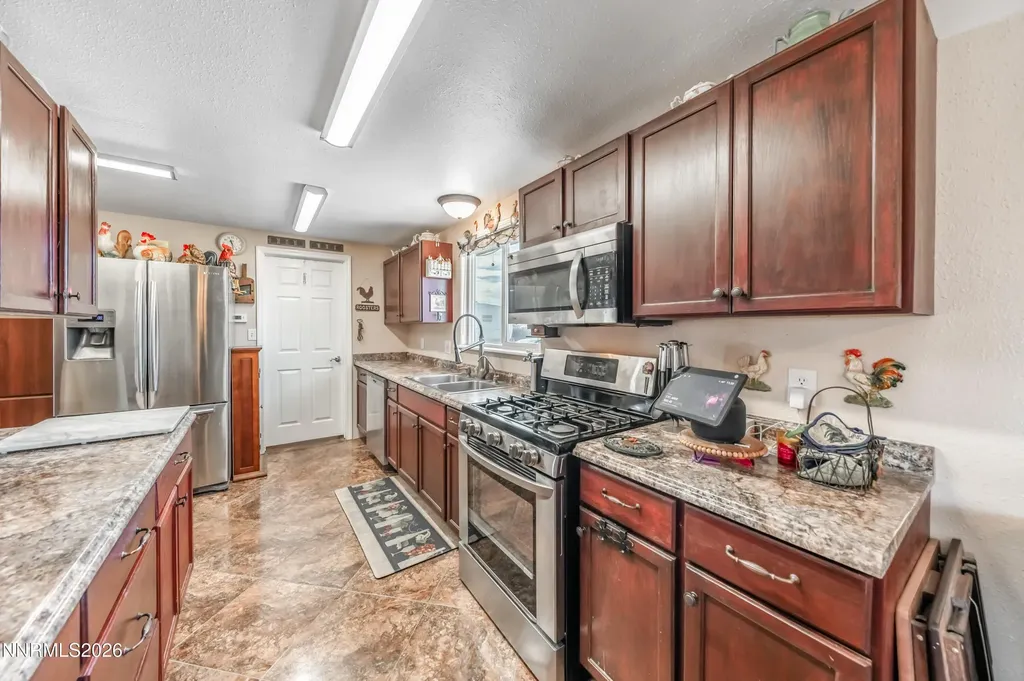 7645 Bass Silver Springs NV 89429