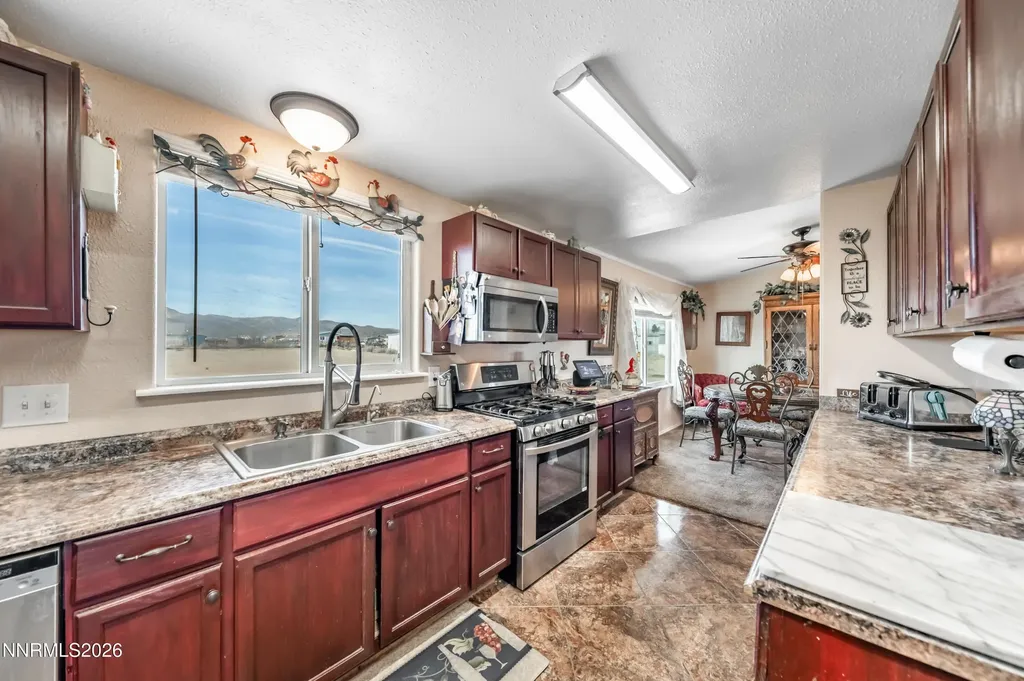 7645 Bass Silver Springs NV 89429
