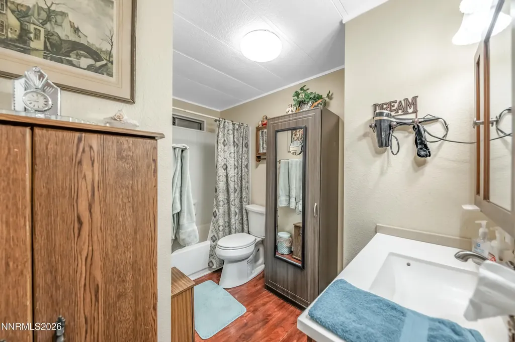7645 Bass Silver Springs NV 89429