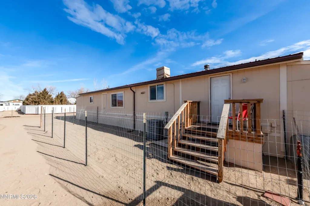 7645 Bass Silver Springs NV 89429