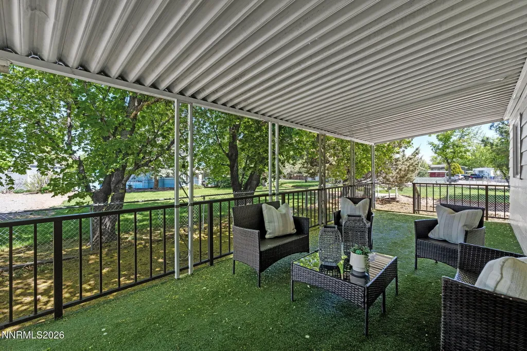 1279 Kingslane Gardnerville NV 89410