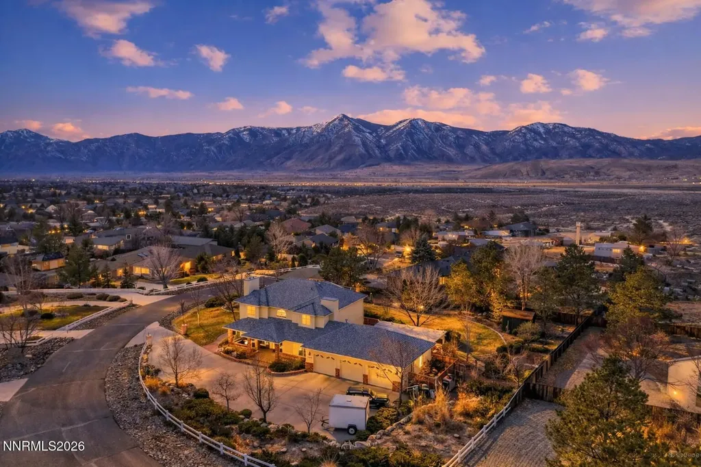 1326 Santa Cruz Minden NV 89423