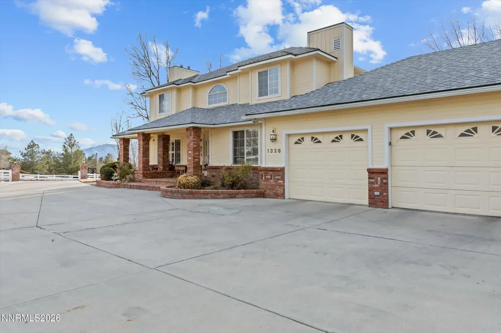 1326 Santa Cruz Minden NV 89423