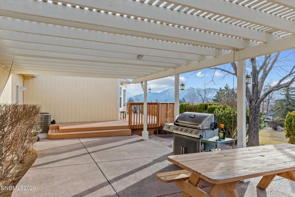 1326 Santa Cruz Minden NV 89423