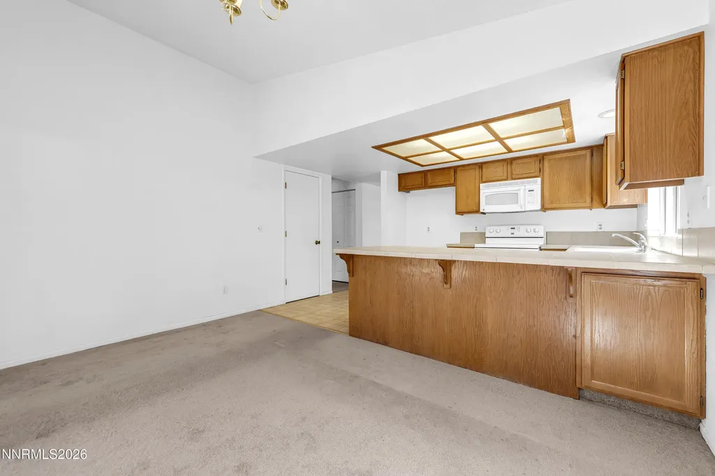 1777 Noreen Sparks NV 89434