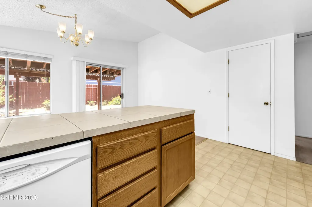 1777 Noreen Sparks NV 89434