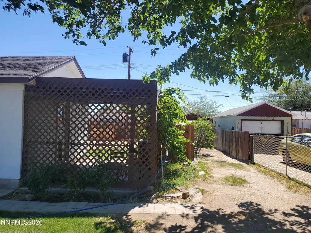950 H Hawthorne NV 89415