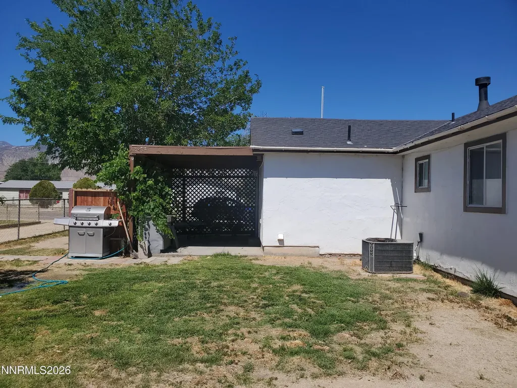 950 H Hawthorne NV 89415