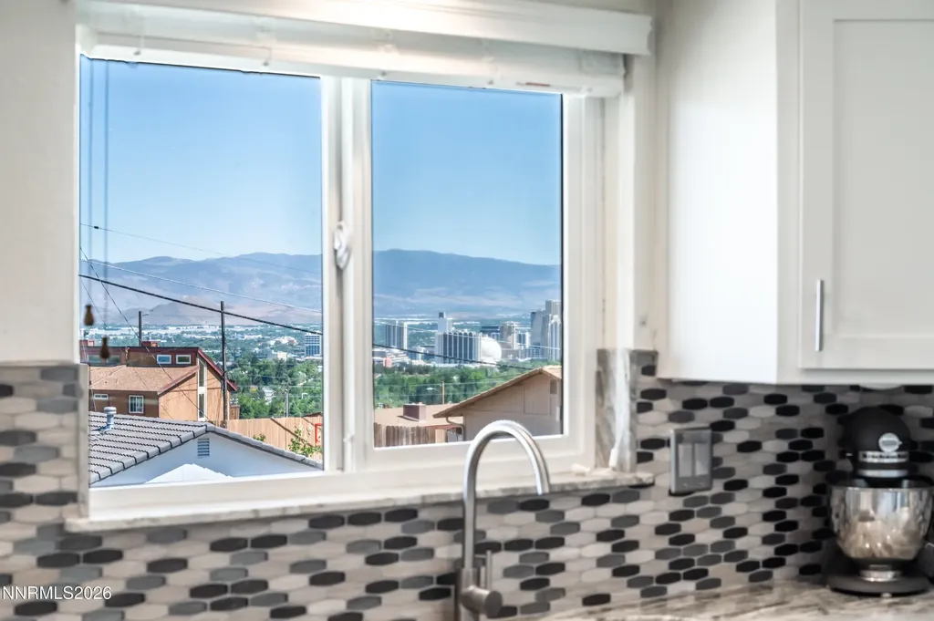 3301 Lodestar Reno NV 89503