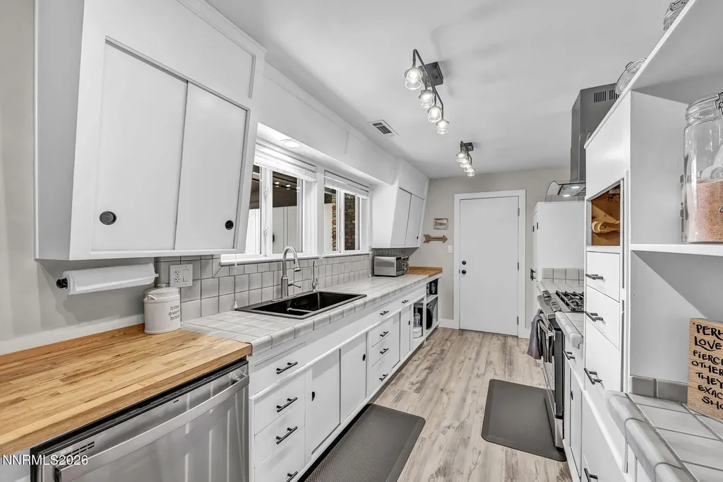 1910 Division Carson City NV 89703