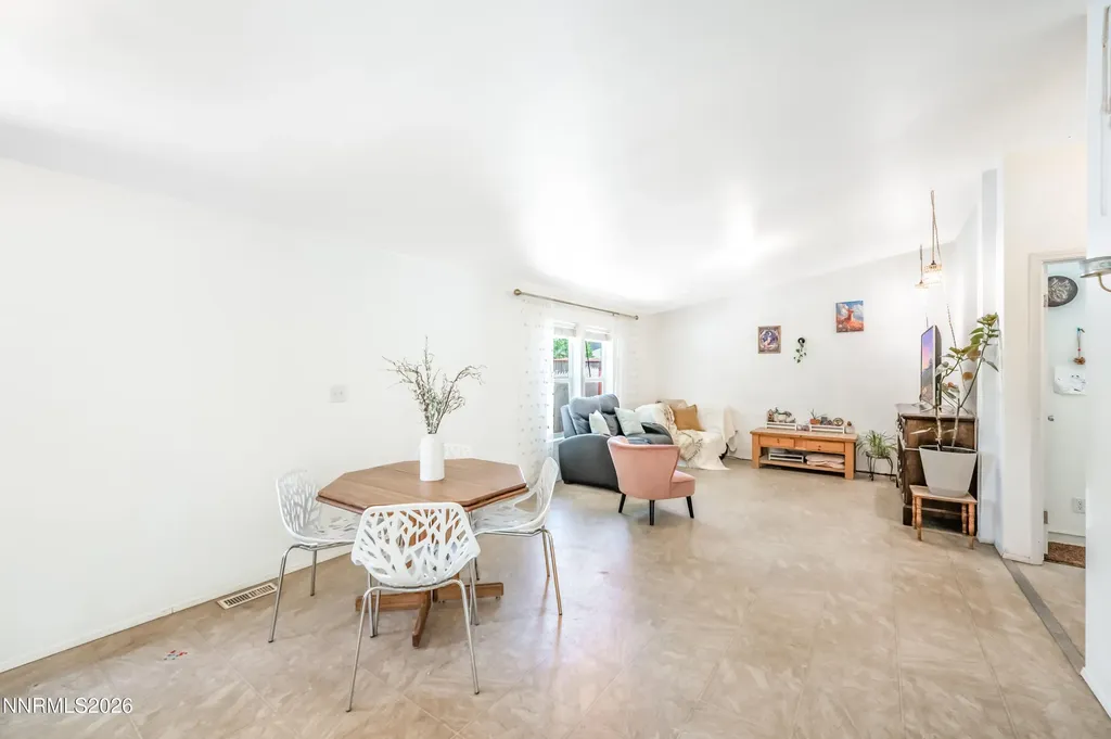 5625 Duclercque Sun Valley NV 89433