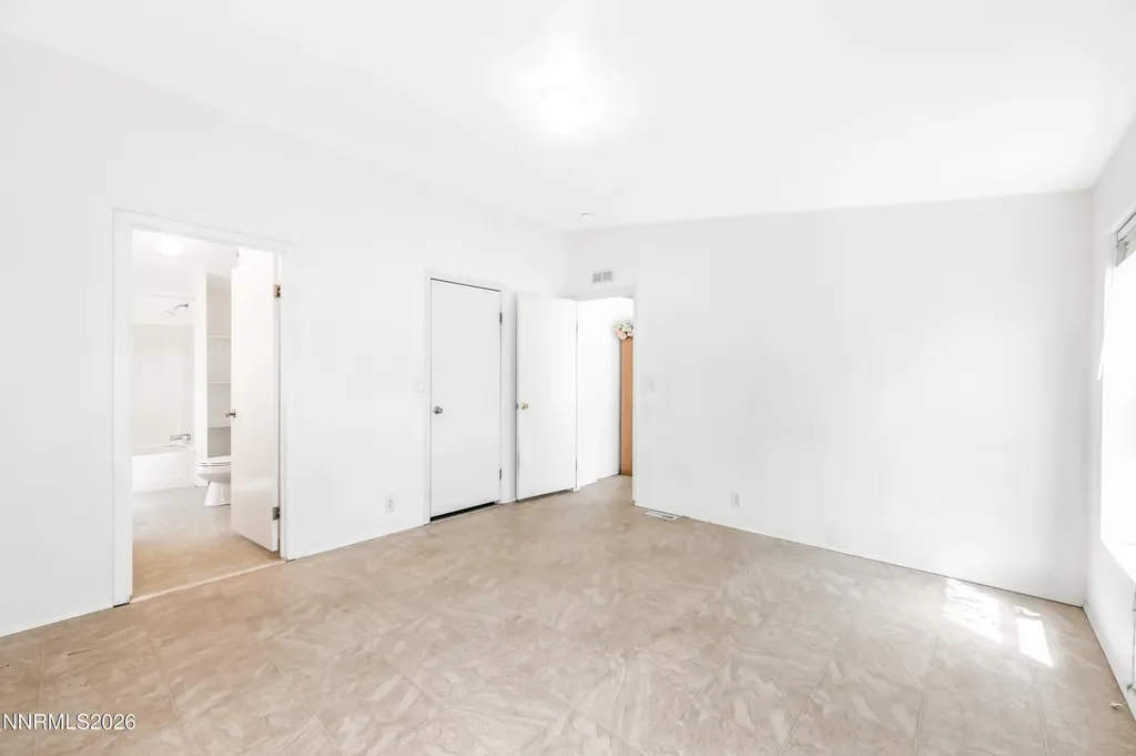 5625 Duclercque Sun Valley NV 89433