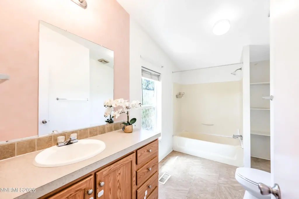 5625 Duclercque Sun Valley NV 89433