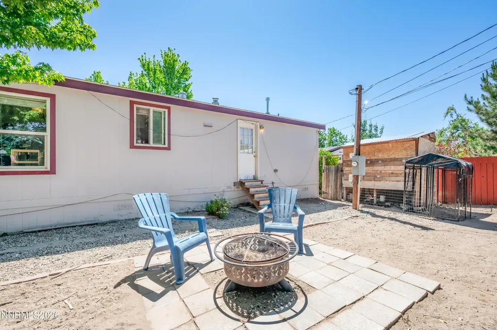 5625 Duclercque Sun Valley NV 89433