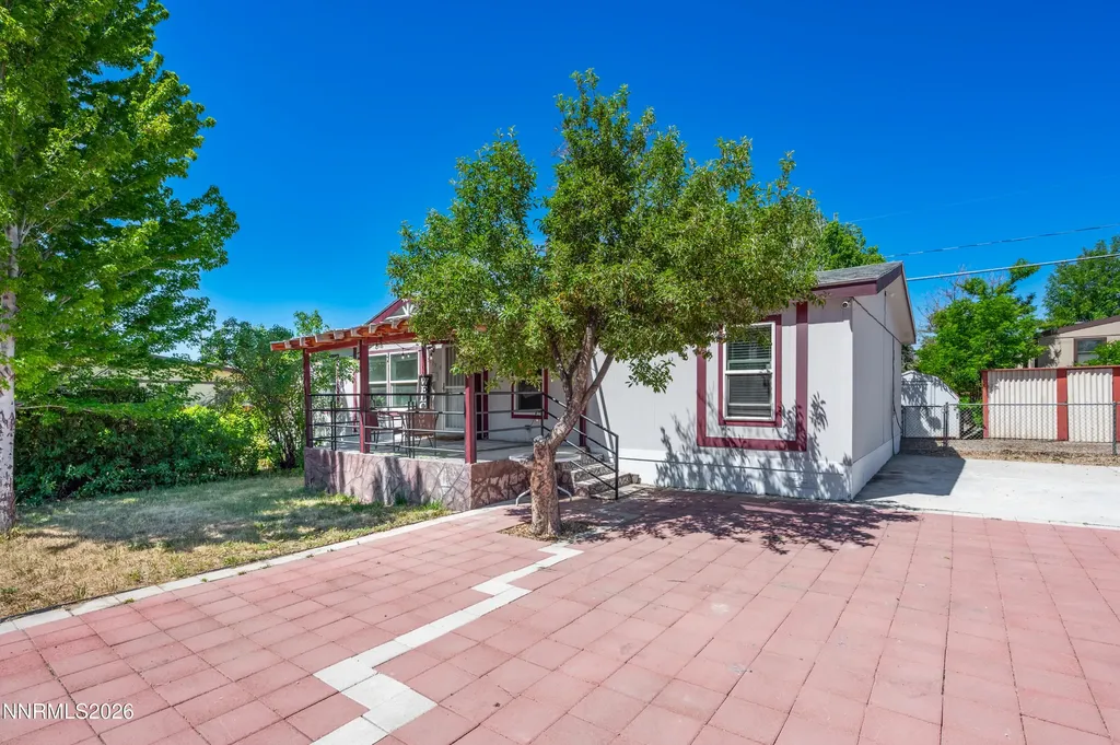 5625 Duclercque Sun Valley NV 89433