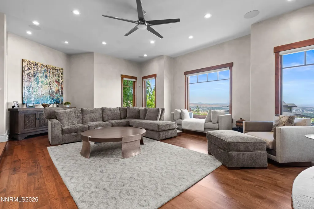 4816 Piney Woods Reno NV 89519
