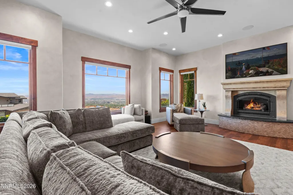 4816 Piney Woods Reno NV 89519