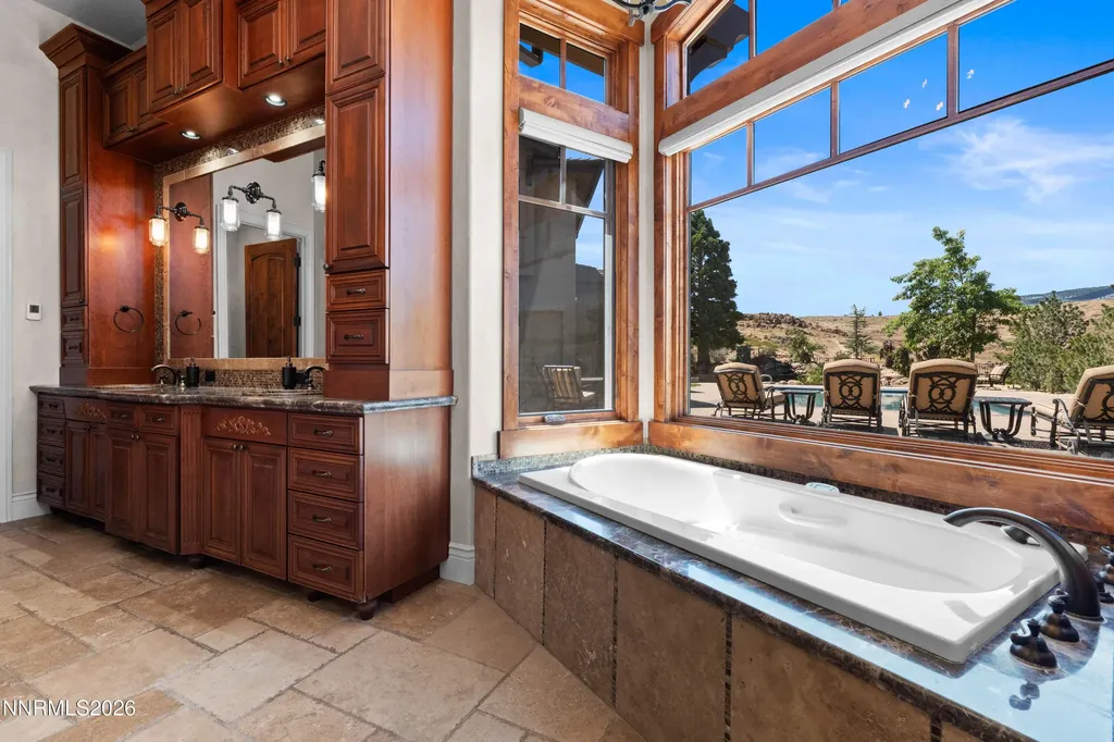 4816 Piney Woods Reno NV 89519