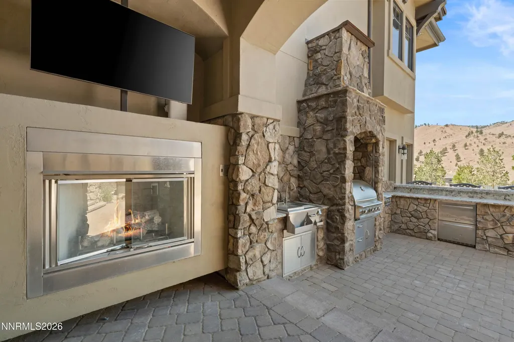 4816 Piney Woods Reno NV 89519