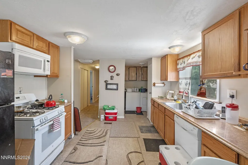 5385 Madeiros Sun Valley NV 89433