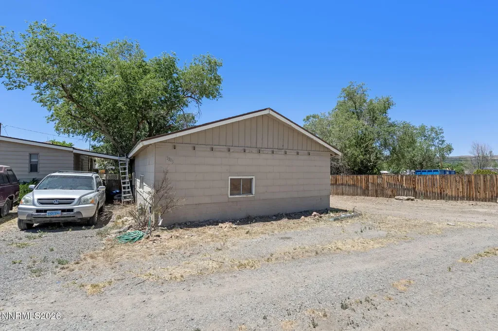 5385 Madeiros Sun Valley NV 89433
