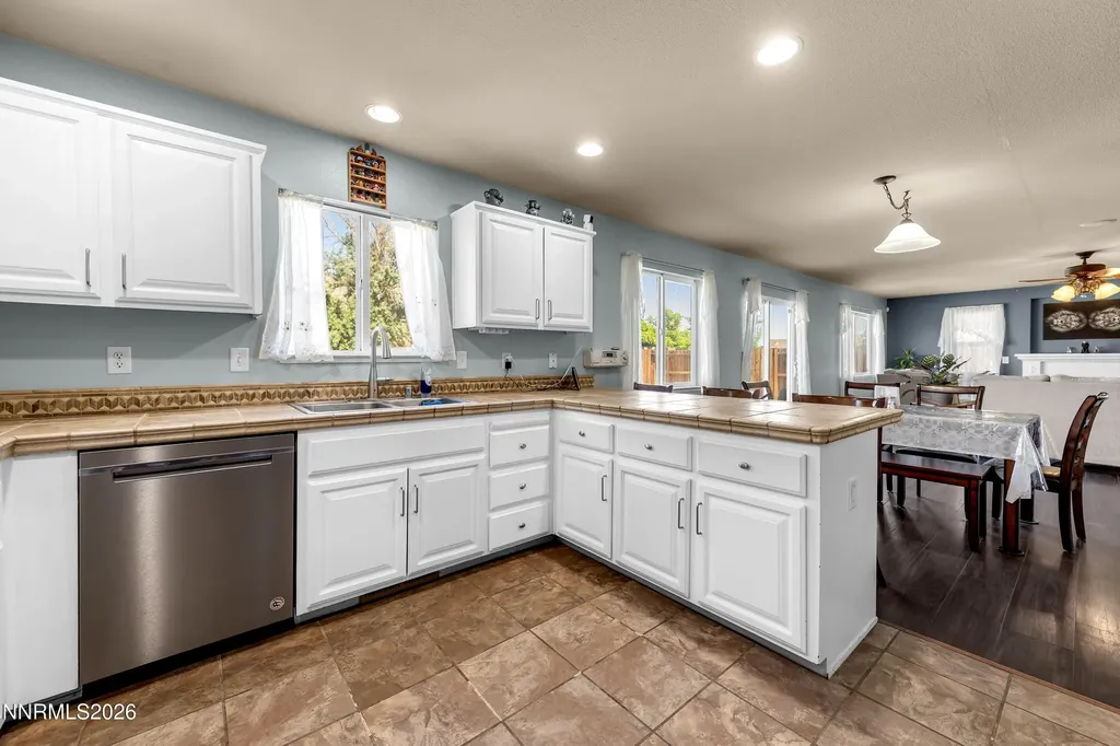 363 Emigrant Fernley NV 89408