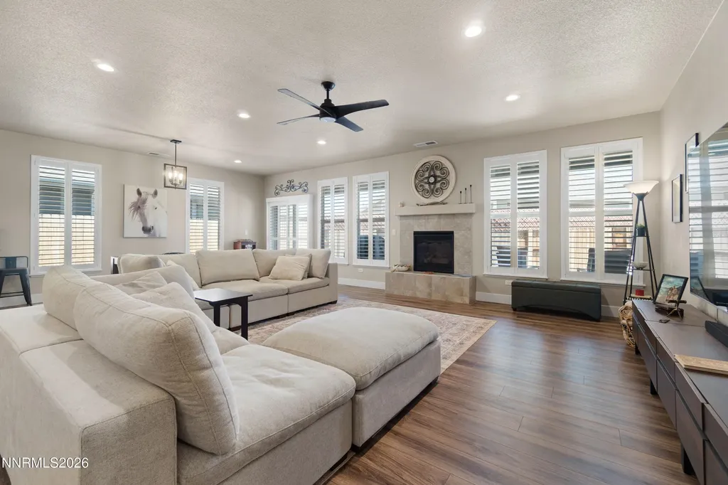 752 Cottage Gardnerville NV 89460