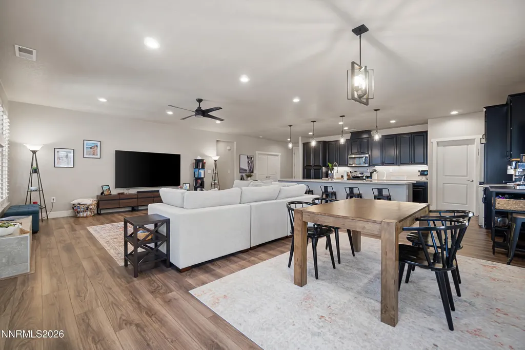 752 Cottage Gardnerville NV 89460