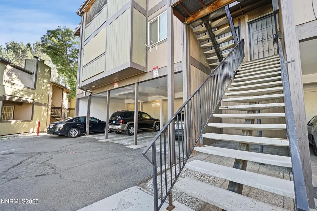 2085 Highview Reno NV 89512