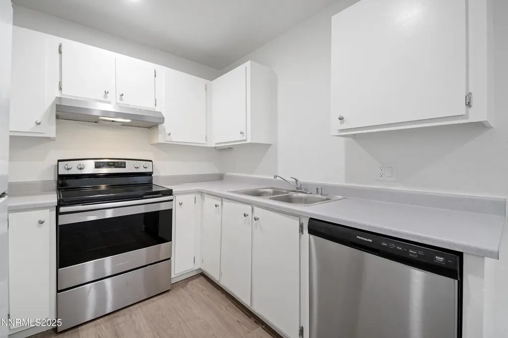 2085 Highview Reno NV 89512