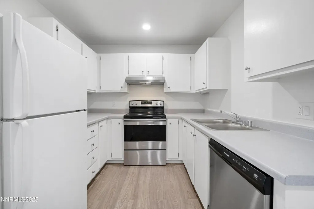 2085 Highview Reno NV 89512