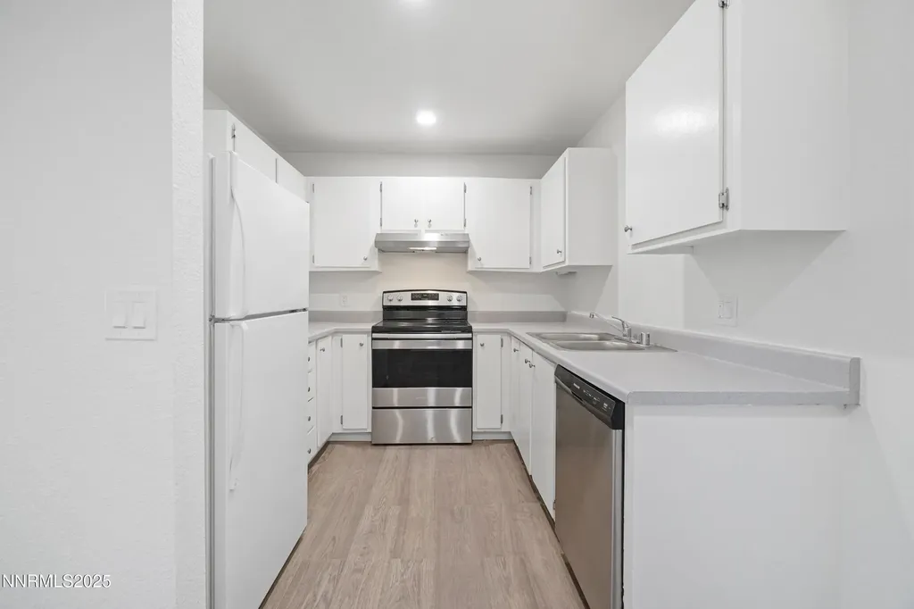 2085 Highview Reno NV 89512
