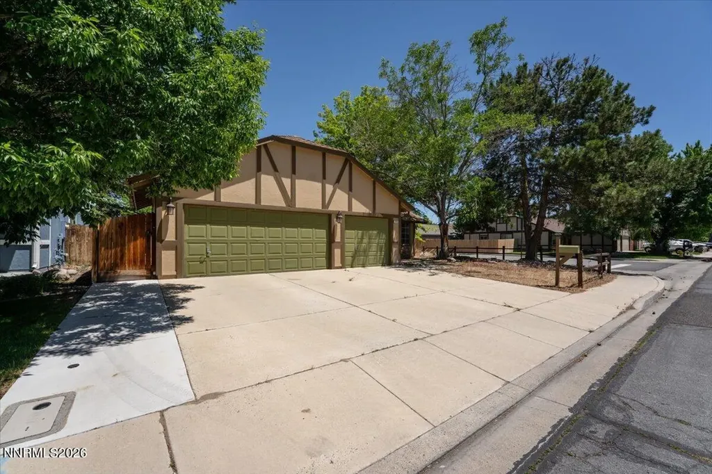 2030 Woodhaven Sparks NV 89434