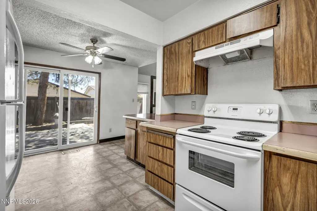 1915 Merchant Sparks NV 89431