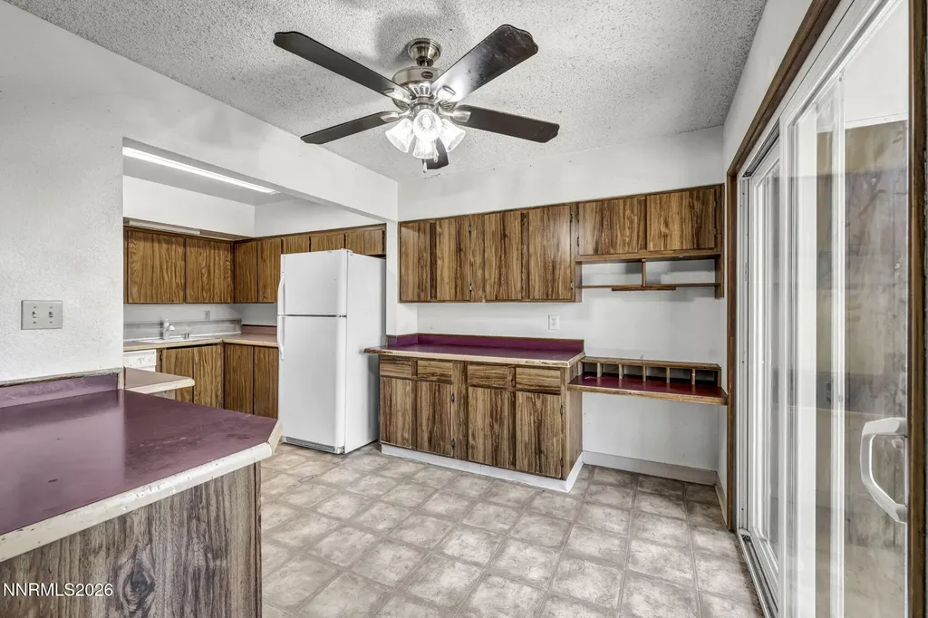 1915 Merchant Sparks NV 89431