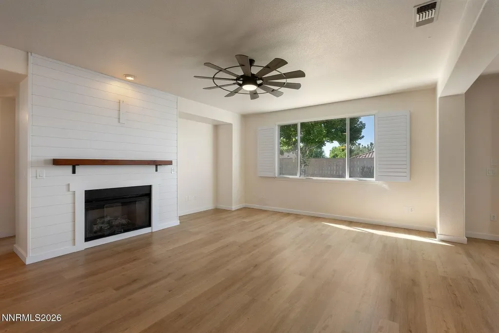 2439 Spring Flower Reno NV 89521