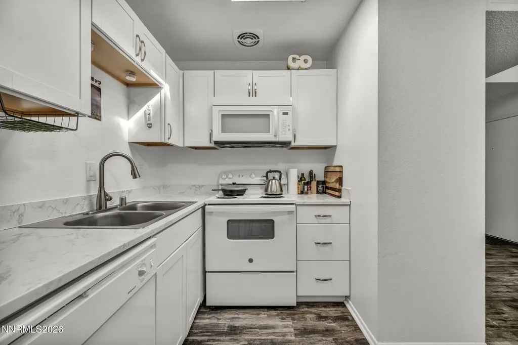 1008 Baywood Sparks NV 89434