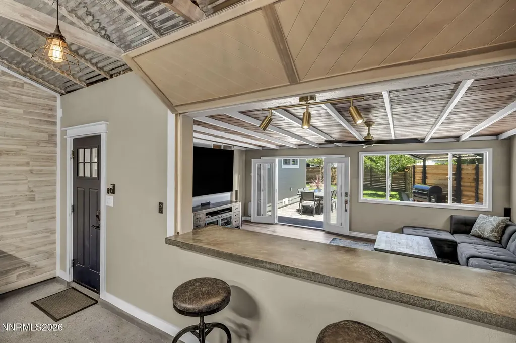 275 Hillcrest Reno NV 89509