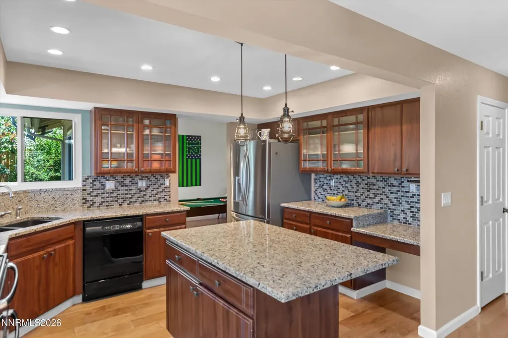 5225 Canyon Crest Sparks NV 89436